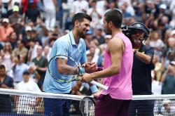 德约科维奇爆冷击败C9，精彩发挥引爆全场！的简单介绍