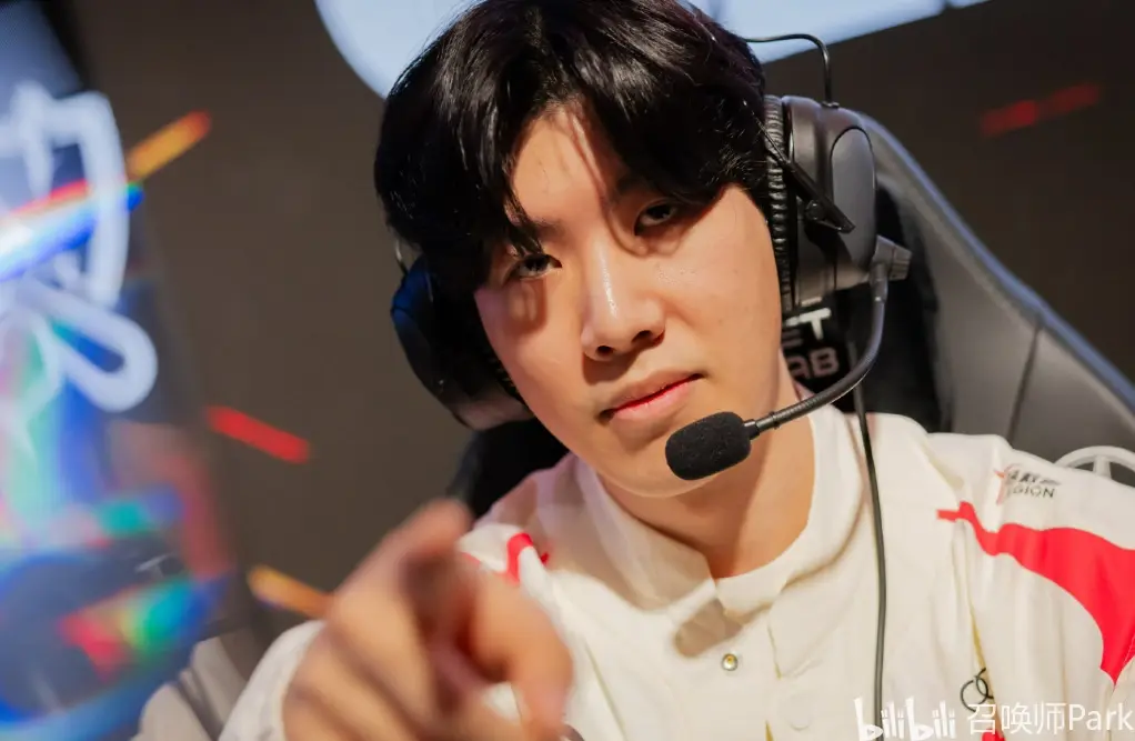 TheShy回归赛场,大胜首场状态亮眼,C9观众沸腾!的简单介绍 TheShy回归赛场,大胜首场状态亮眼,C9观众沸腾!的简单介绍