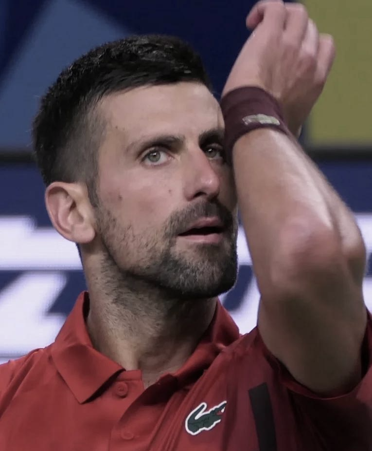 德约科维奇回归赛场，势不可挡首场状态亮眼，TES观众沸腾！的简单介绍